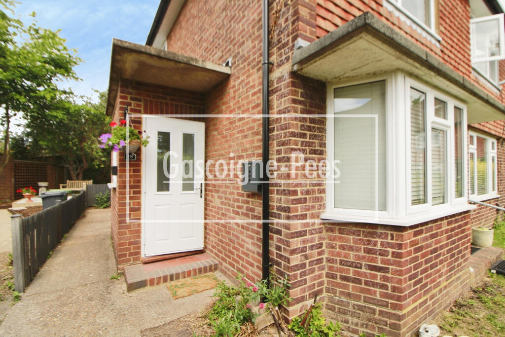 2 bed Annexe for rent in Leatherhead. From Gascoigne-Pees Lettings - Esher