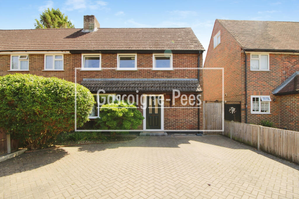 3 bed End of Terrace for rent in West Molesey. From Gascoigne-Pees Lettings - Esher