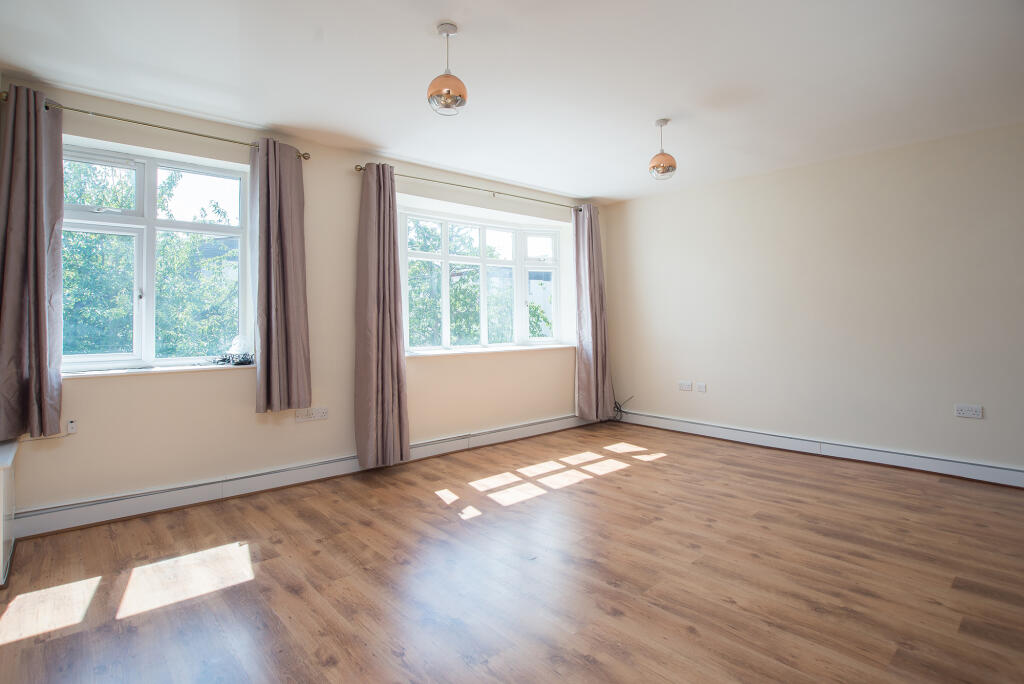 2 bed Apartment for rent in Epsom. From Gascoigne-Pees Lettings - Kingston Upon Thames