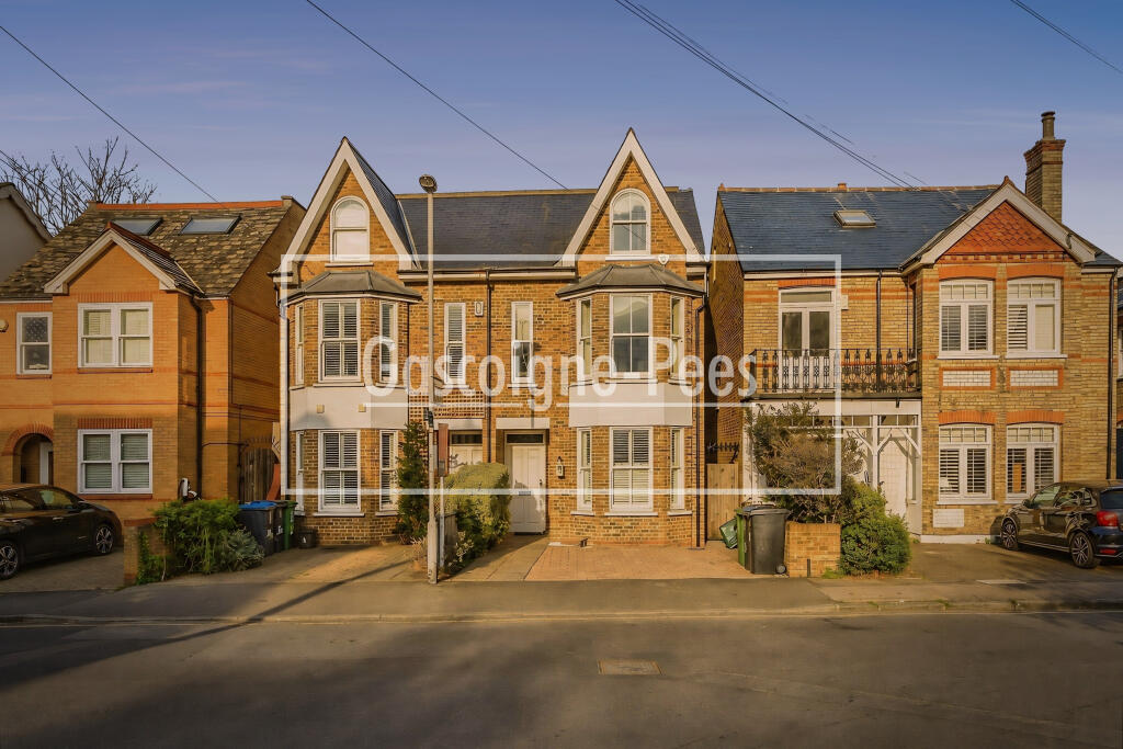 4 bed Detached for rent in Kingston upon Thames. From Gascoigne-Pees Lettings - Kingston Upon Thames 4 bed Detached for rent in Kingston upon Thames. From Gascoigne-Pees Lettings - Kingston Upon Thames