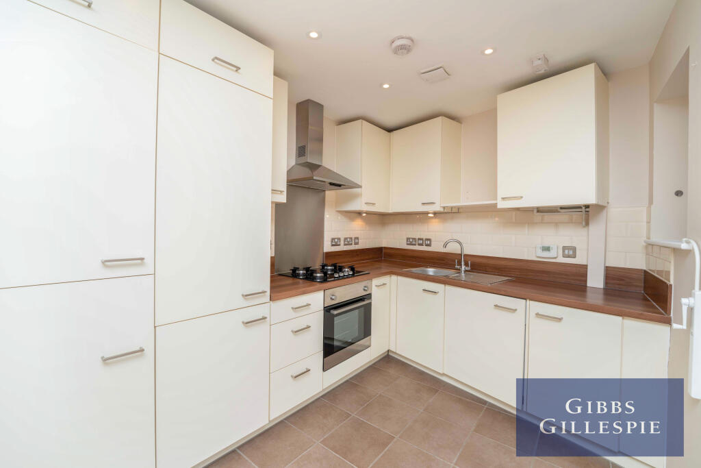 2 bed 1st Floor Flat for rent in Ruislip. From Gibbs Gillespie - Ruislip Lettings