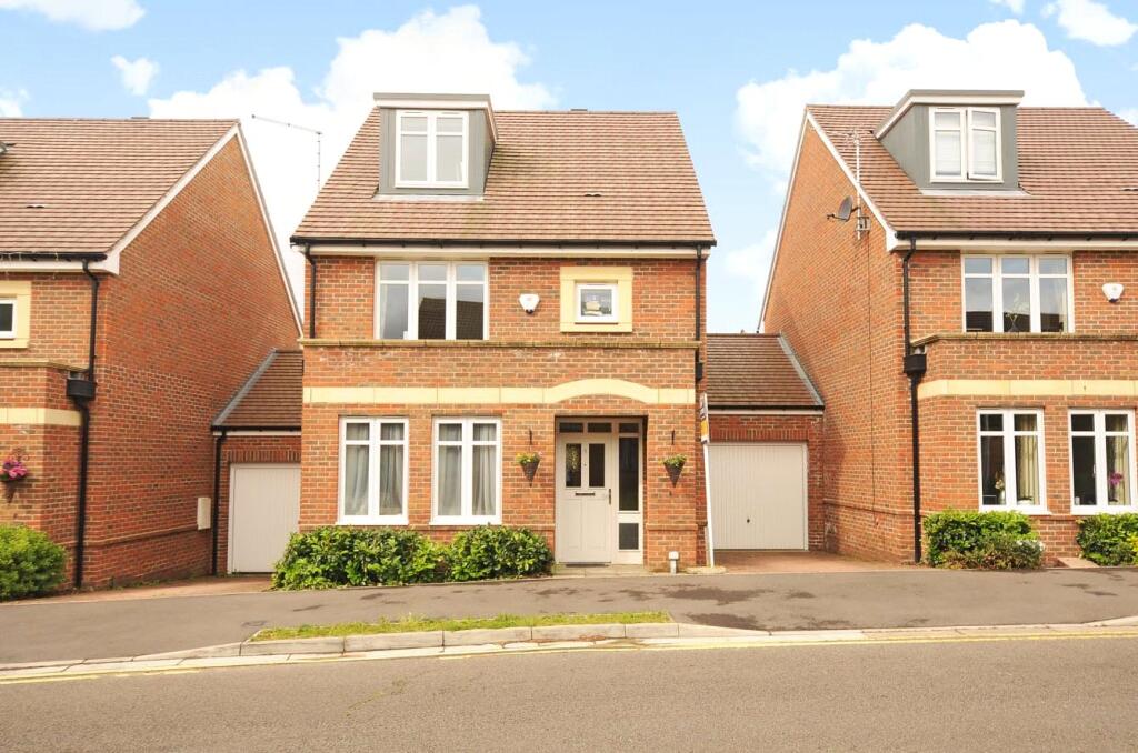 4 bed Detached for rent in Ruislip. From Gibbs Gillespie - Ruislip Lettings