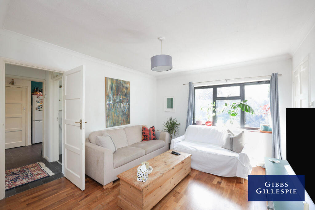 2 bed 1st Floor Flat for rent in Ruislip. From Gibbs Gillespie - Ruislip Lettings