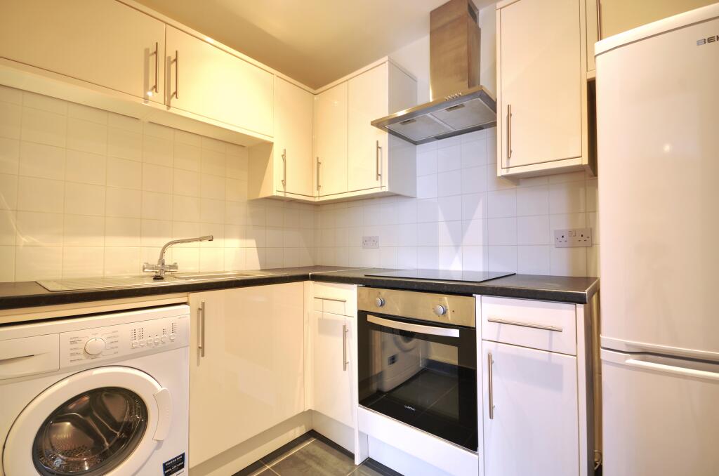1 bed 1st Floor Flat for rent in Ruislip. From Gibbs Gillespie - Ruislip Lettings