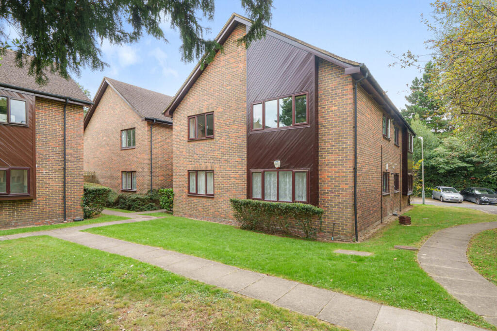 1 bed 1st Floor Flat for rent in Uxbridge. From Gibbs Gillespie - Ruislip Lettings 1 bed 1st Floor Flat for rent in Uxbridge. From Gibbs Gillespie - Ruislip Lettings