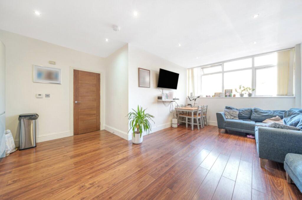 2 bed 1st Floor Flat for rent in Ruislip. From Gibbs Gillespie - Ruislip Lettings 2 bed 1st Floor Flat for rent in Ruislip. From Gibbs Gillespie - Ruislip Lettings