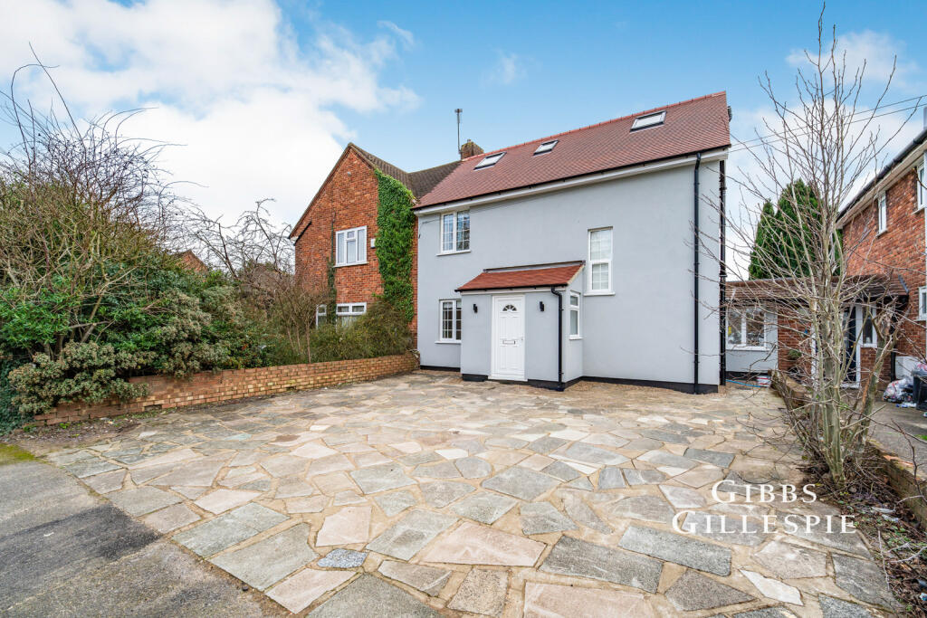 6 bed Semi Detached for rent in Ruislip. From Gibbs Gillespie - Ruislip Lettings