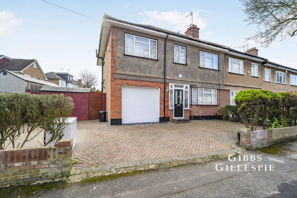 5 bed Semi Detached for rent in Ruislip. From Gibbs Gillespie - Ruislip Lettings 5 bed Semi Detached for rent in Ruislip. From Gibbs Gillespie - Ruislip Lettings