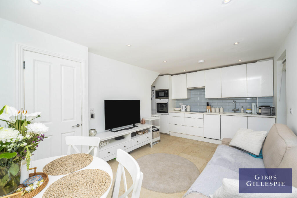 2 bed Detached for rent in Uxbridge. From Gibbs Gillespie - Ruislip Lettings