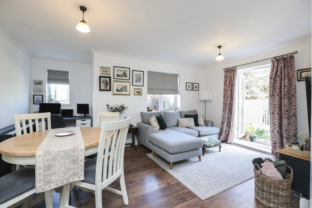 2 bed 1st Floor Flat for rent in Ruislip. From Gibbs Gillespie - Ruislip Lettings