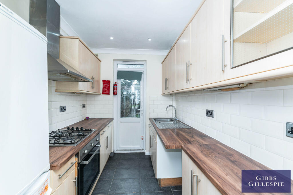 2 bed Detached for rent in Ruislip. From Gibbs Gillespie - Ruislip Lettings