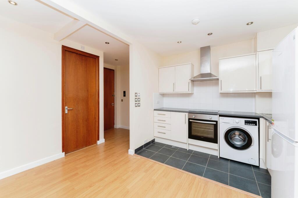0 bed Studio for rent in Ruislip. From Gibbs Gillespie - Ruislip Lettings