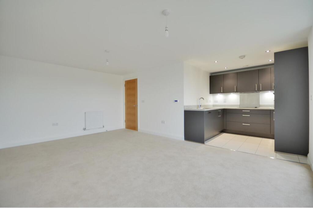 2 bed 1st Floor Flat for rent in Uxbridge. From Gibbs Gillespie - Ruislip Lettings