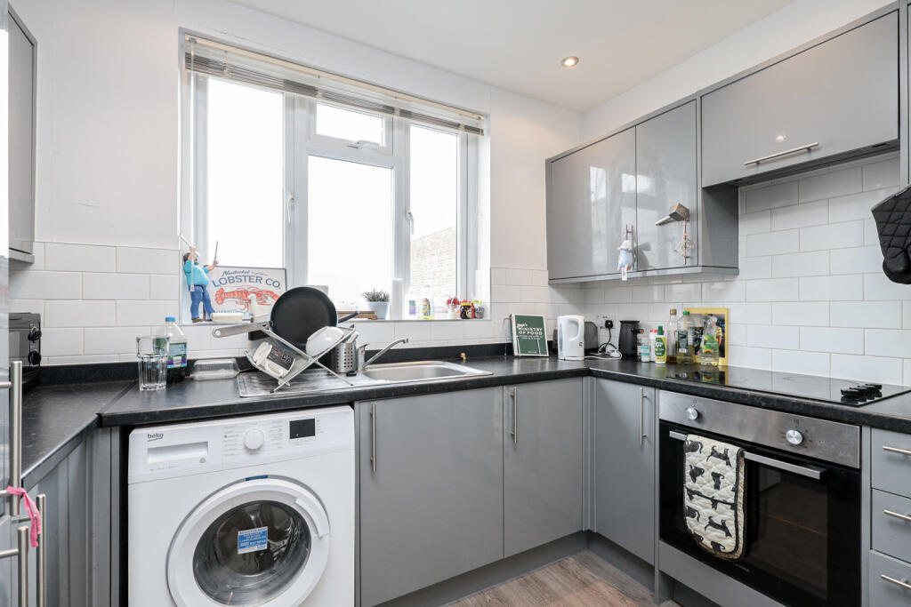 2 bed 1st Floor Flat for rent in Ruislip. From Gibbs Gillespie - Ruislip Lettings