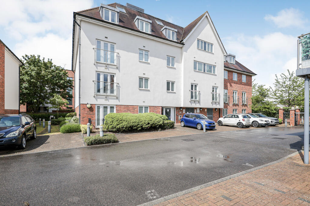 2 bed 1st Floor Flat for rent in Ruislip. From Gibbs Gillespie - Ruislip Lettings