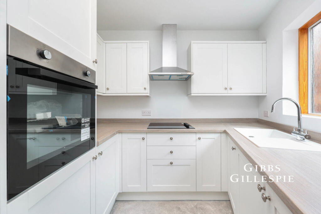 1 bed 1st Floor Flat for rent in Ruislip. From Gibbs Gillespie - Ruislip Lettings