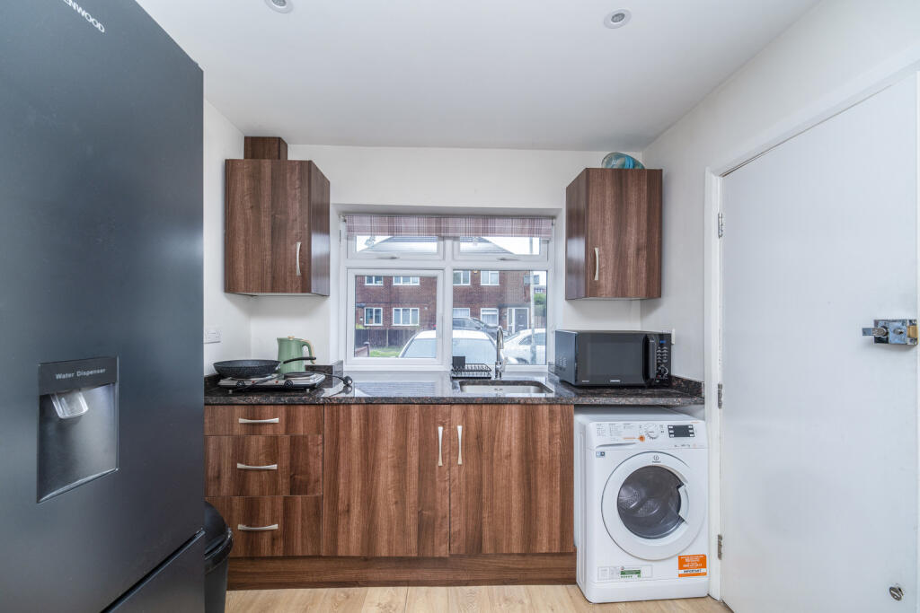 1 bed 1st Floor Flat for rent in Ruislip. From Gibbs Gillespie - Ruislip Lettings
