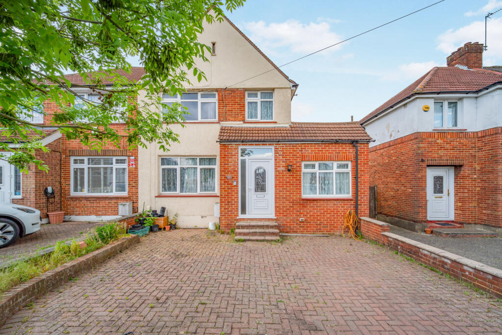 4 bed Semi Detached for rent in Ruislip. From Gibbs Gillespie - Ruislip Lettings