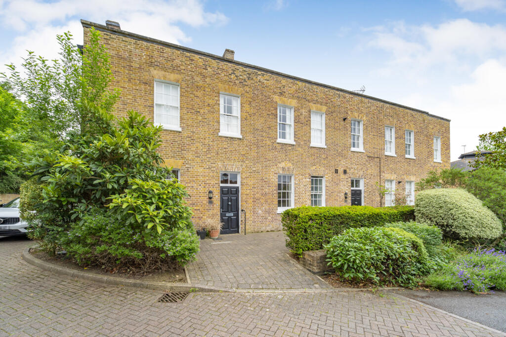 2 bed 1st Floor Flat for rent in South Harefield. From Gibbs Gillespie - Ruislip Lettings