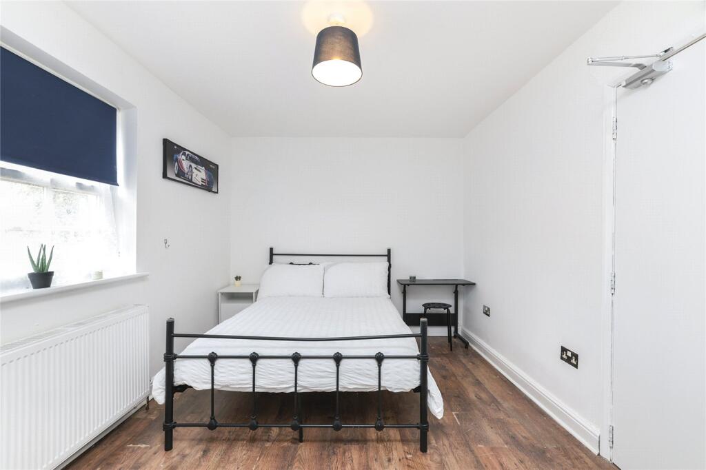4 bed House Share for rent in South Harefield. From Gibbs Gillespie - Ruislip Lettings