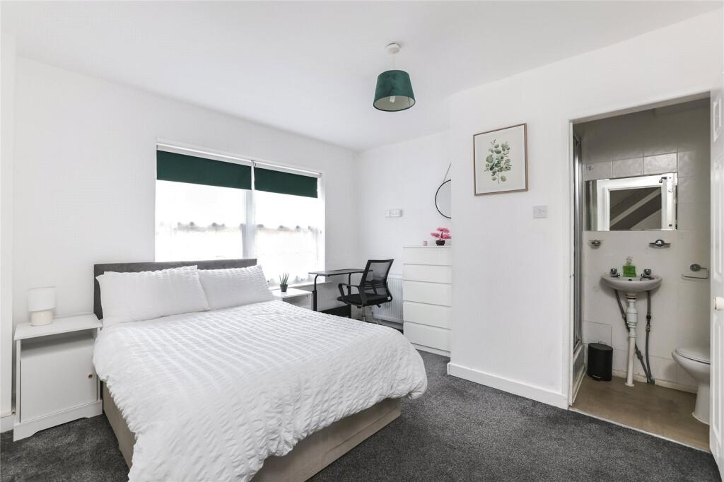 4 bed House Share for rent in South Harefield. From Gibbs Gillespie - Ruislip Lettings 4 bed House Share for rent in South Harefield. From Gibbs Gillespie - Ruislip Lettings