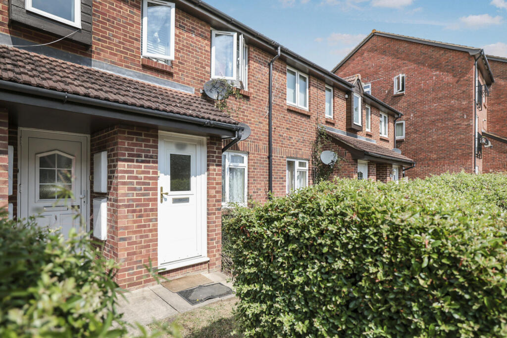 1 bed 1st Floor Flat for rent in Northolt. From Gibbs Gillespie - Ruislip Lettings