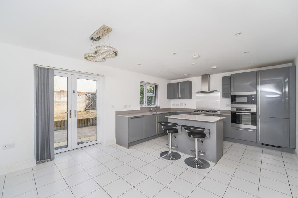 4 bed Semi Detached for rent in Uxbridge. From Gibbs Gillespie - Ruislip Lettings 4 bed Semi Detached for rent in Uxbridge. From Gibbs Gillespie - Ruislip Lettings