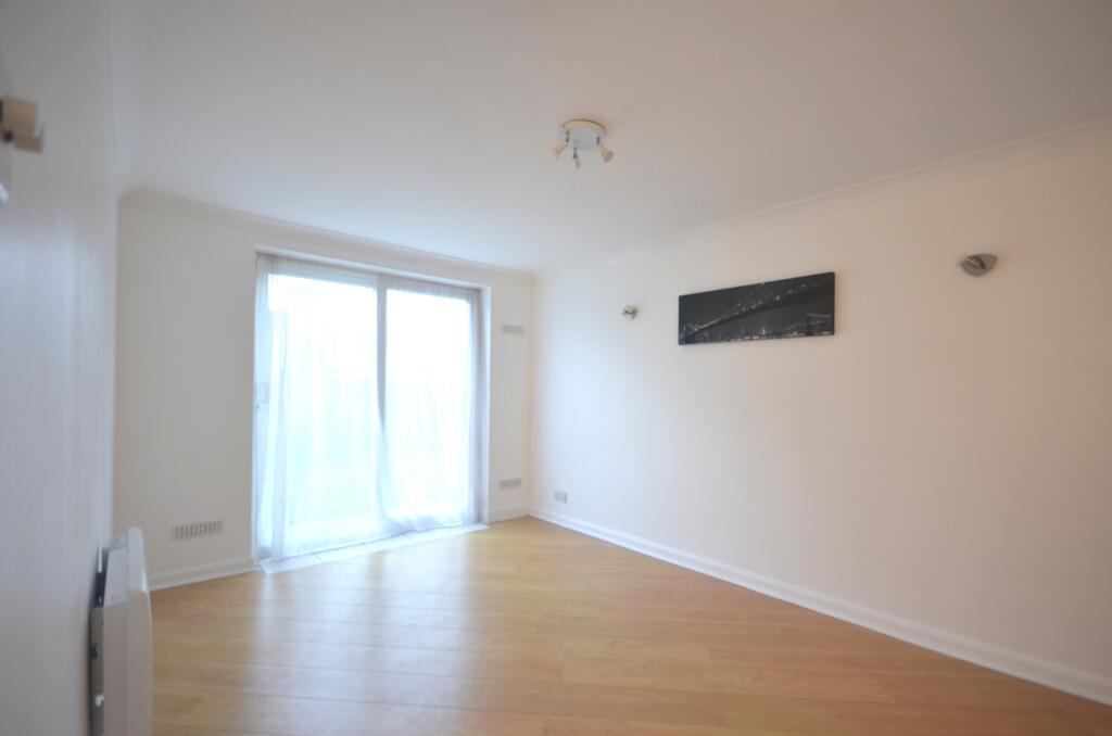 1 bed 1st Floor Flat for rent in South Harefield. From Gibbs Gillespie - Ruislip Lettings