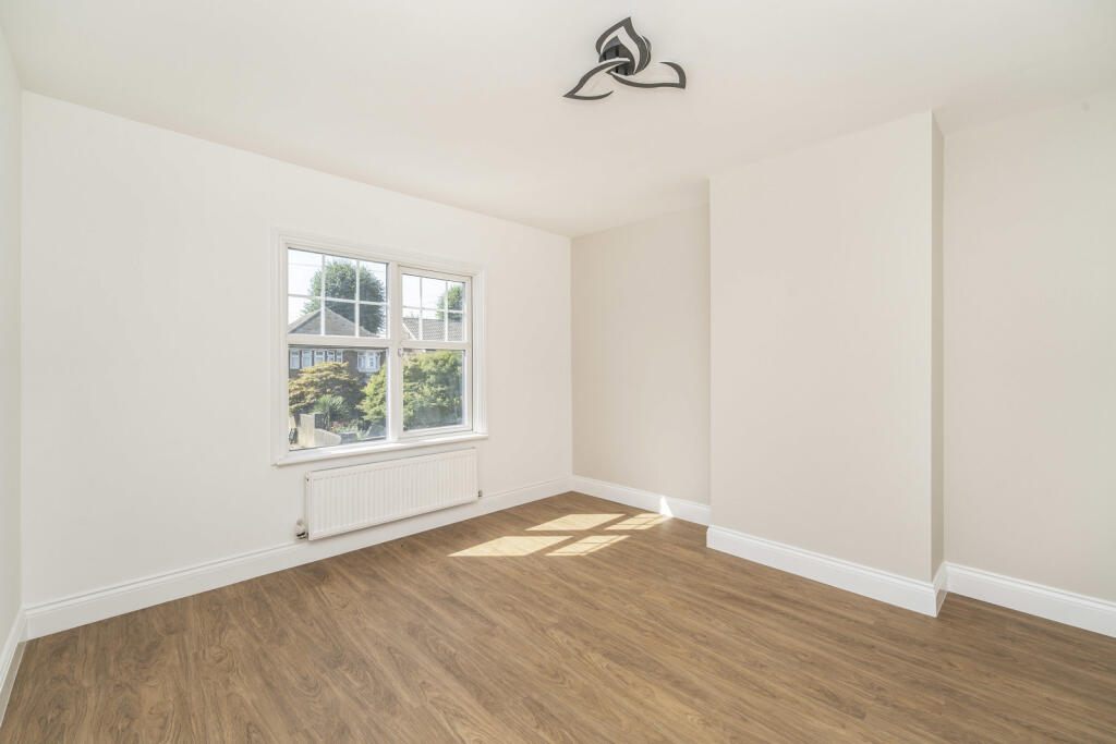 3 bed Mid Terraced House for rent in Uxbridge. From Gibbs Gillespie - Ruislip Lettings