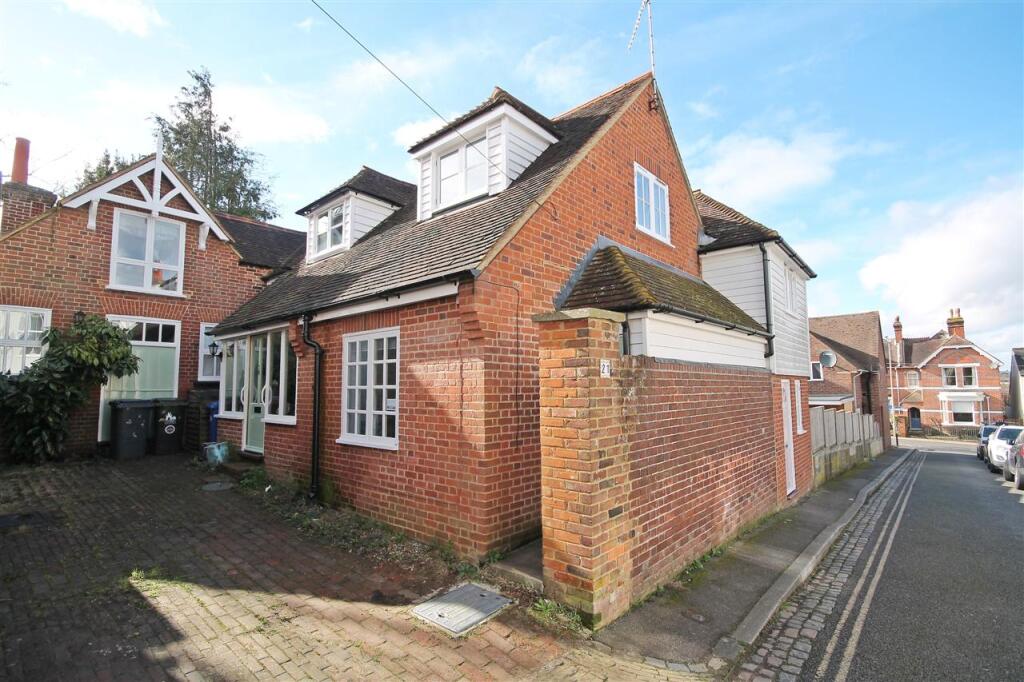 2 bed Semi Detached for rent in Canterbury. From Godwin Curtis Ltd - Canterbury