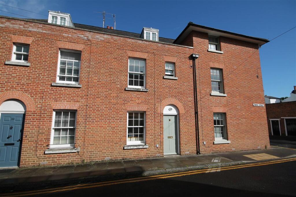 3 bed Mid Terraced House for rent in Harbledown. From Godwin Curtis Ltd - Canterbury 3 bed Mid Terraced House for rent in Harbledown. From Godwin Curtis Ltd - Canterbury