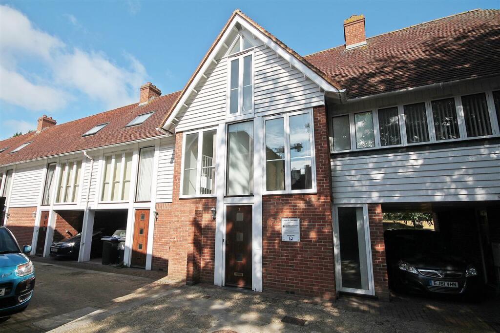 2 bed Mid Terraced House for rent in Canterbury. From Godwin Curtis Ltd - Canterbury