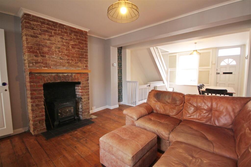 2 bed Mid Terraced House for rent in Canterbury. From Godwin Curtis Ltd - Canterbury