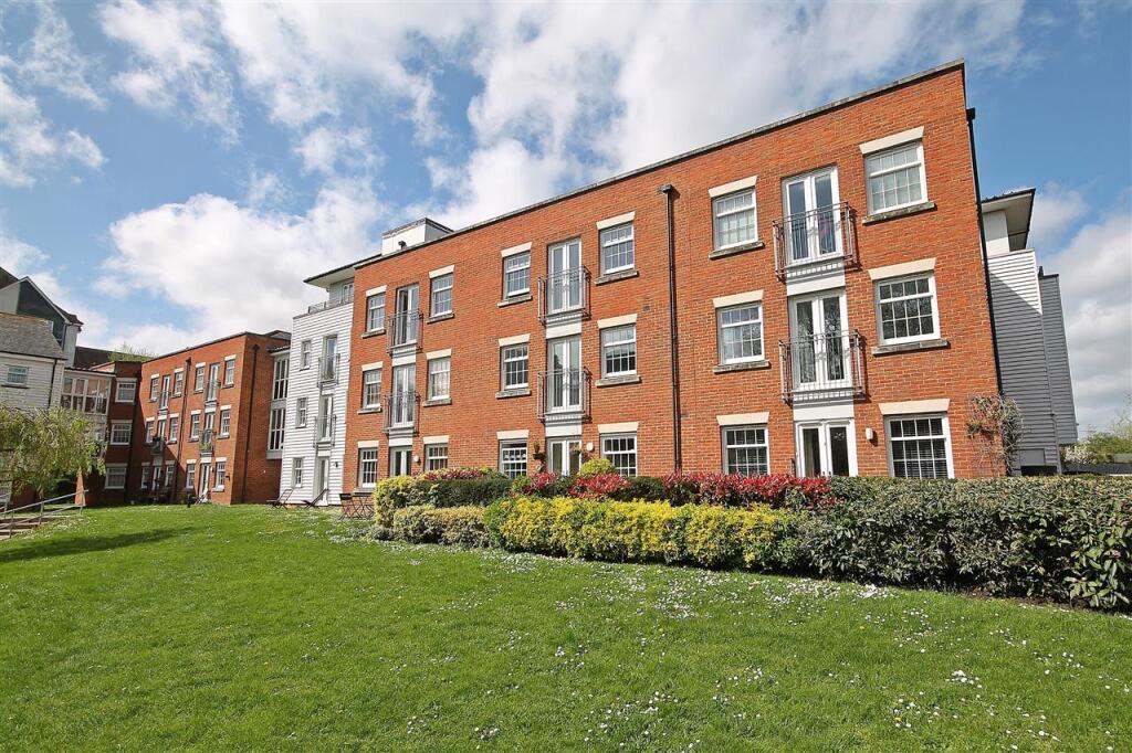 2 bed Apartment for rent in Canterbury. From Godwin Curtis Ltd - Canterbury 2 bed Apartment for rent in Canterbury. From Godwin Curtis Ltd - Canterbury