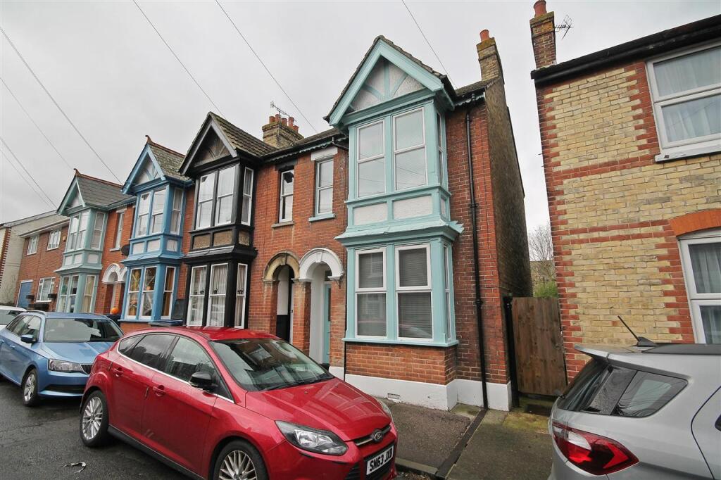 3 bed Mid Terraced House for rent in Canterbury. From Godwin Curtis Ltd - Canterbury 3 bed Mid Terraced House for rent in Canterbury. From Godwin Curtis Ltd - Canterbury