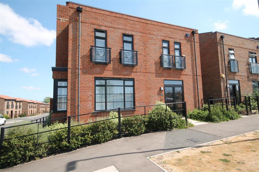 3 bed Detached for rent in Canterbury. From Godwin Curtis Ltd - Canterbury 3 bed Detached for rent in Canterbury. From Godwin Curtis Ltd - Canterbury