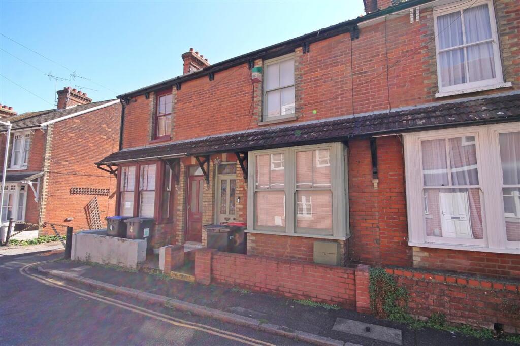 3 bed Mid Terraced House for rent in Rough Common. From Godwin Curtis Ltd - Canterbury