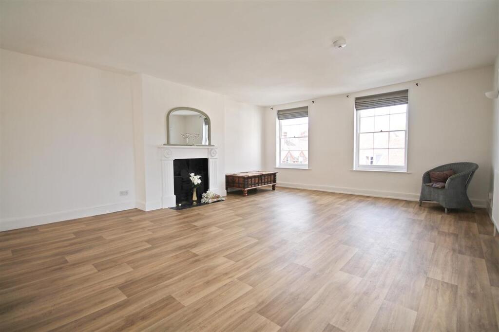 2 bed Apartment for rent in Canterbury. From Godwin Curtis Ltd - Canterbury 2 bed Apartment for rent in Canterbury. From Godwin Curtis Ltd - Canterbury