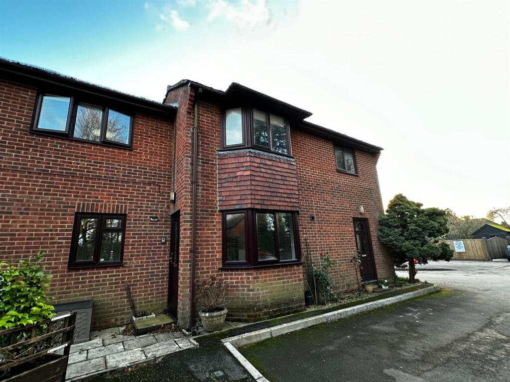 1 bed 1st Floor Flat for rent in Newbury. From Graham & Co - Andover