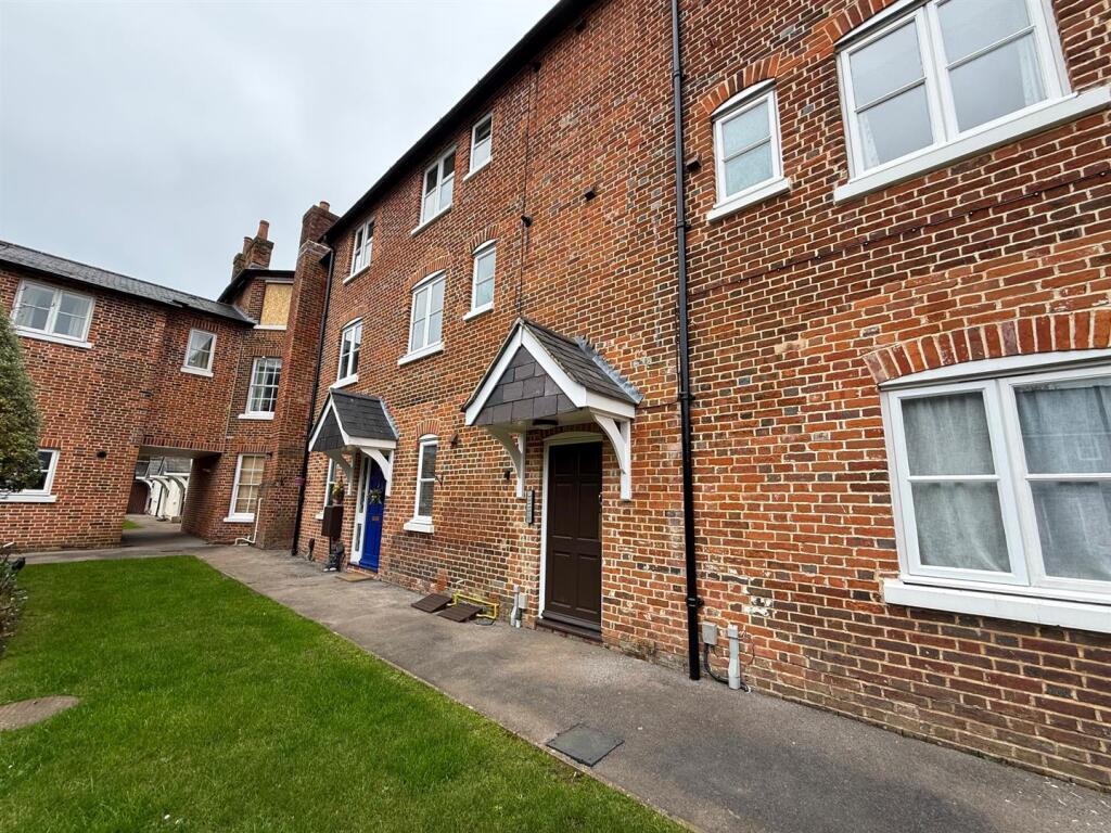 1 bed 1st Floor Flat for rent in Andover. From Graham & Co - Andover