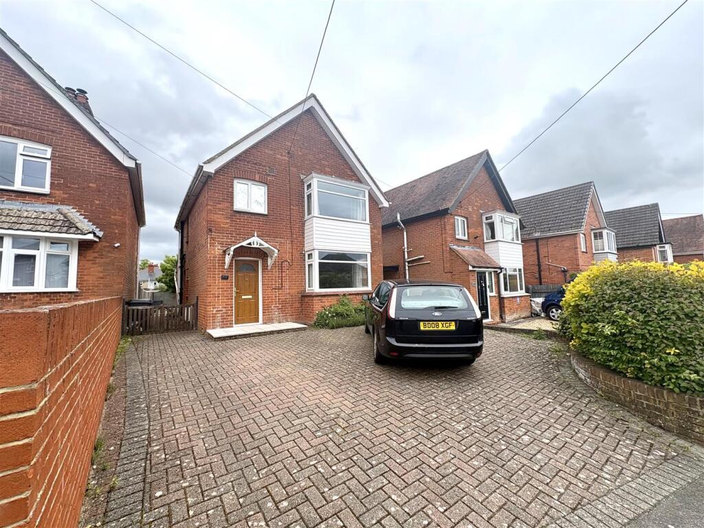3 bed Detached for rent in Andover. From Graham & Co - Andover