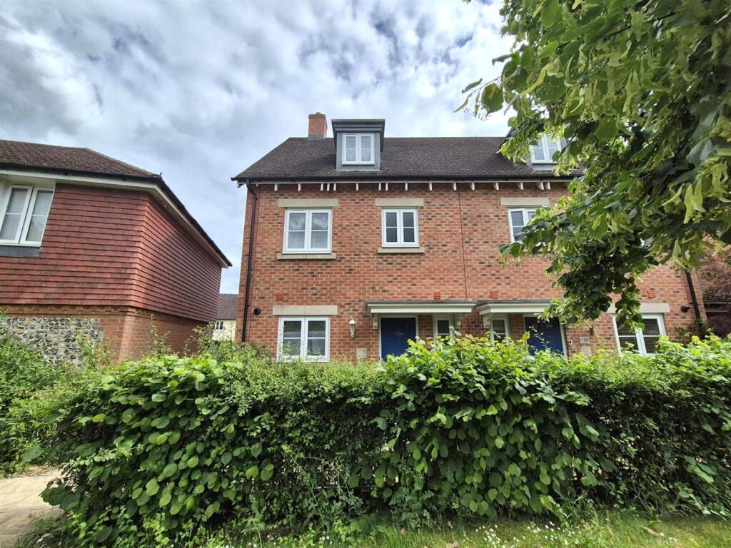 4 bed Town House for rent in Andover Down. From Graham & Co - Andover 4 bed Town House for rent in Andover Down. From Graham & Co - Andover