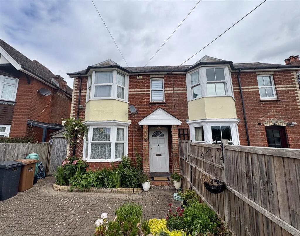 2 bed Semi Detached for rent in Andover. From Graham & Co - Andover
