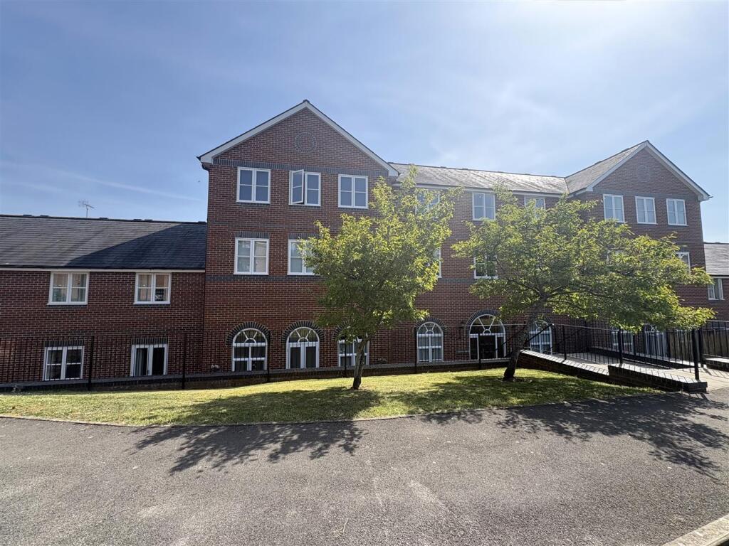 2 bed 1st Floor Flat for rent in Andover. From Graham & Co - Andover