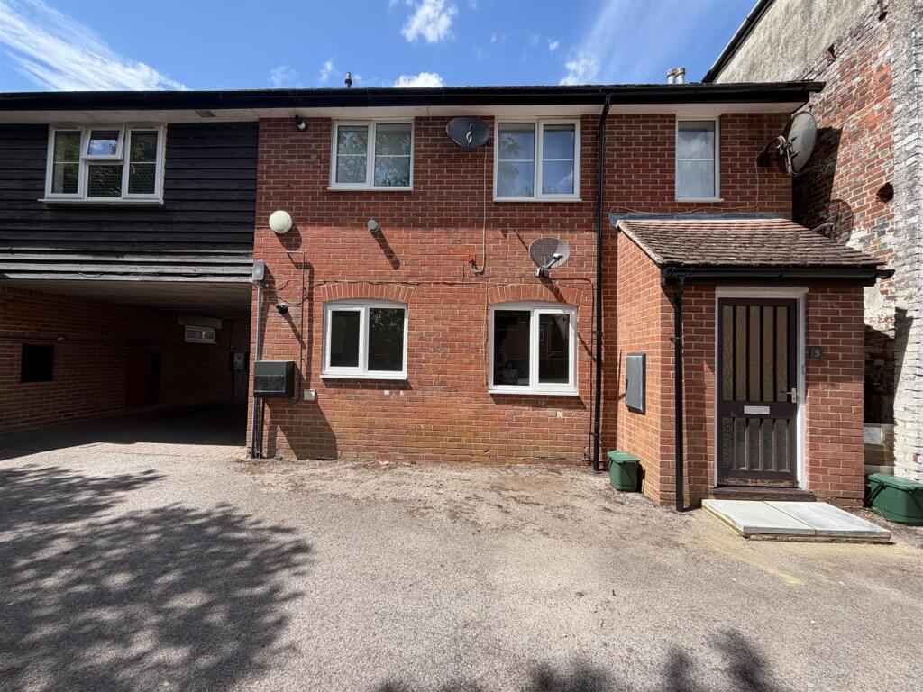 2 bed 1st Floor Flat for rent in Whitchurch. From Graham & Co - Andover 2 bed 1st Floor Flat for rent in Whitchurch. From Graham & Co - Andover