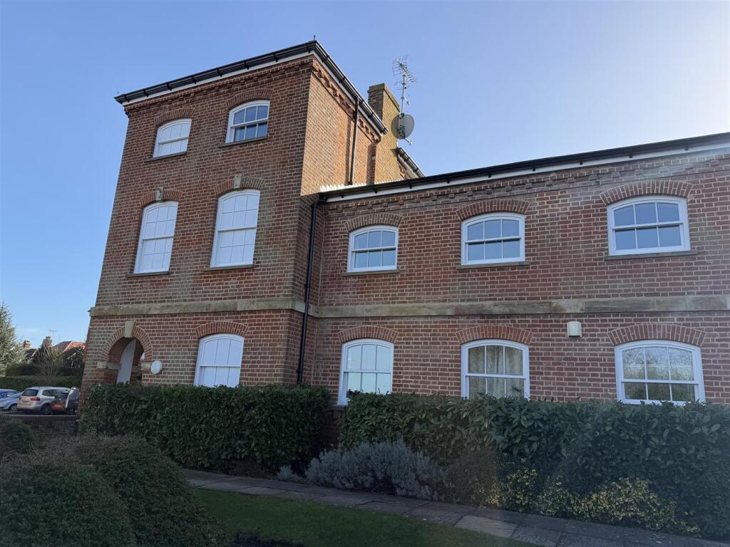 1 bed 1st Floor Flat for rent in Canterbury. From Finn's - Canterbury