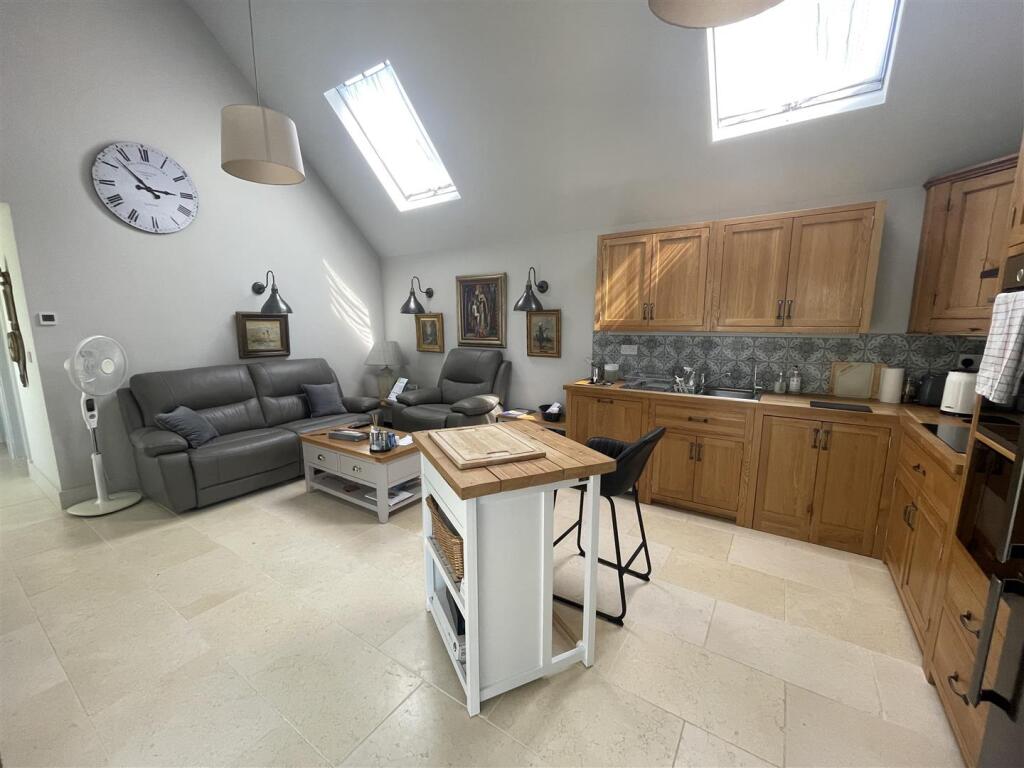 2 bed Detached for rent in . From Finn's - Canterbury