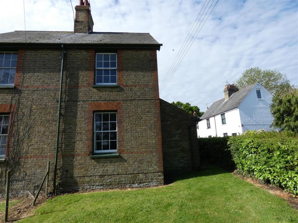 2 bed Cottage for rent in Neames Forstal. From Finn's - Canterbury