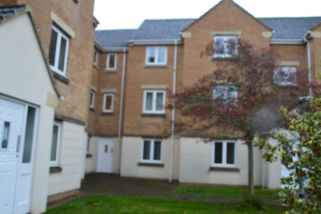 2 bed Apartment for rent in Weston-Super-Mare. From Bloxham & Barlow - Weston-Super-Mare