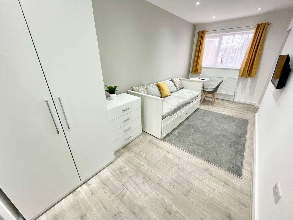 1 bed HMO for rent in Ashford. From Gregory Brown - Ashford